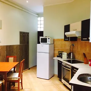 Kaz7 Kazinczy Apartamento Budapest